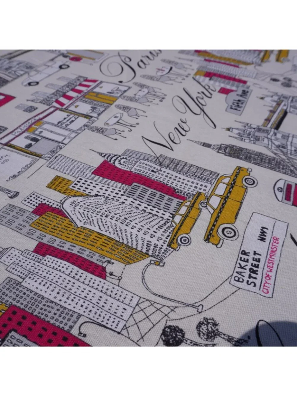 Kauffman Fabric Paris New York London 44” BTY Cityscape Cafe Taxi Travel - Picture 6 of 6